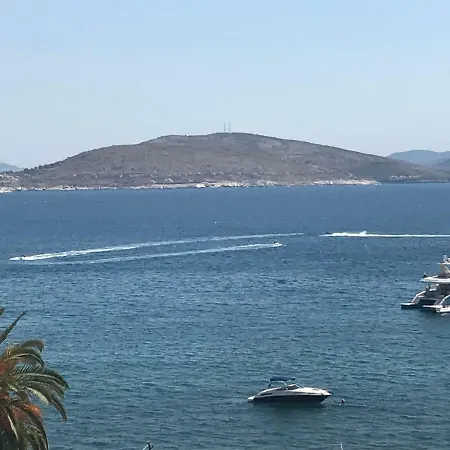 Sea View *